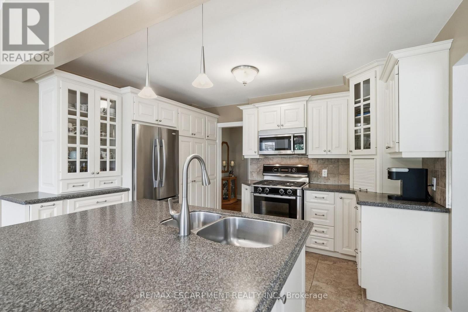 101 Victoria Street, Hamilton, Ontario  L9H 2C1 - Photo 8 - X13502192