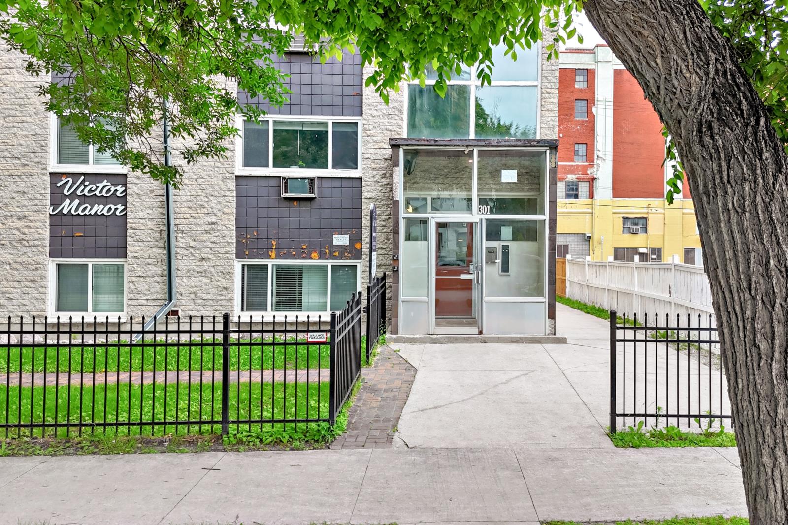 301 Victor St, Winnipeg, Manitoba  R3G 1P7 - Photo 1 - 6a42ad173a4fe160b7163e65