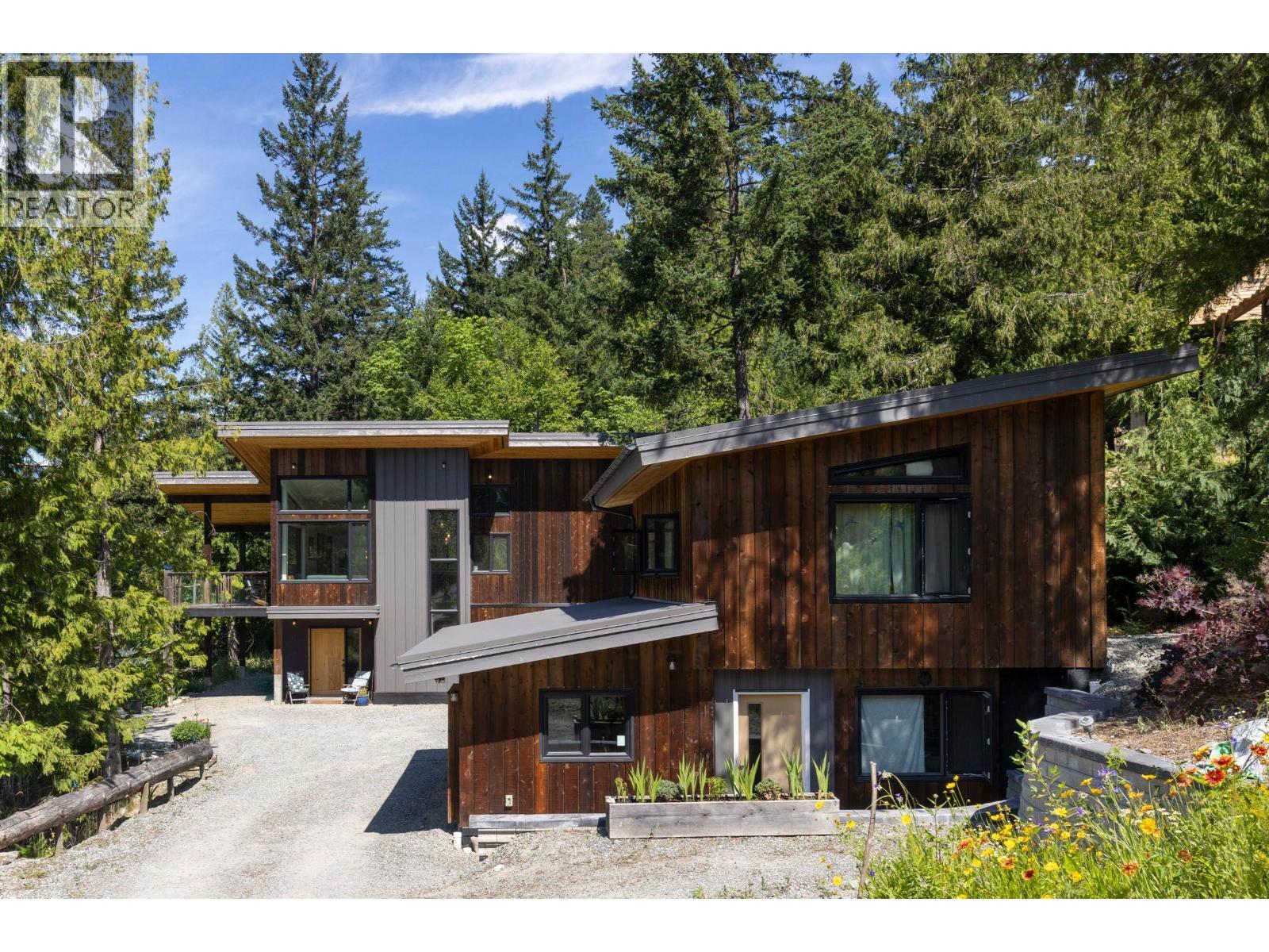 1715 WISHBONE COURT, Pemberton, British Columbia