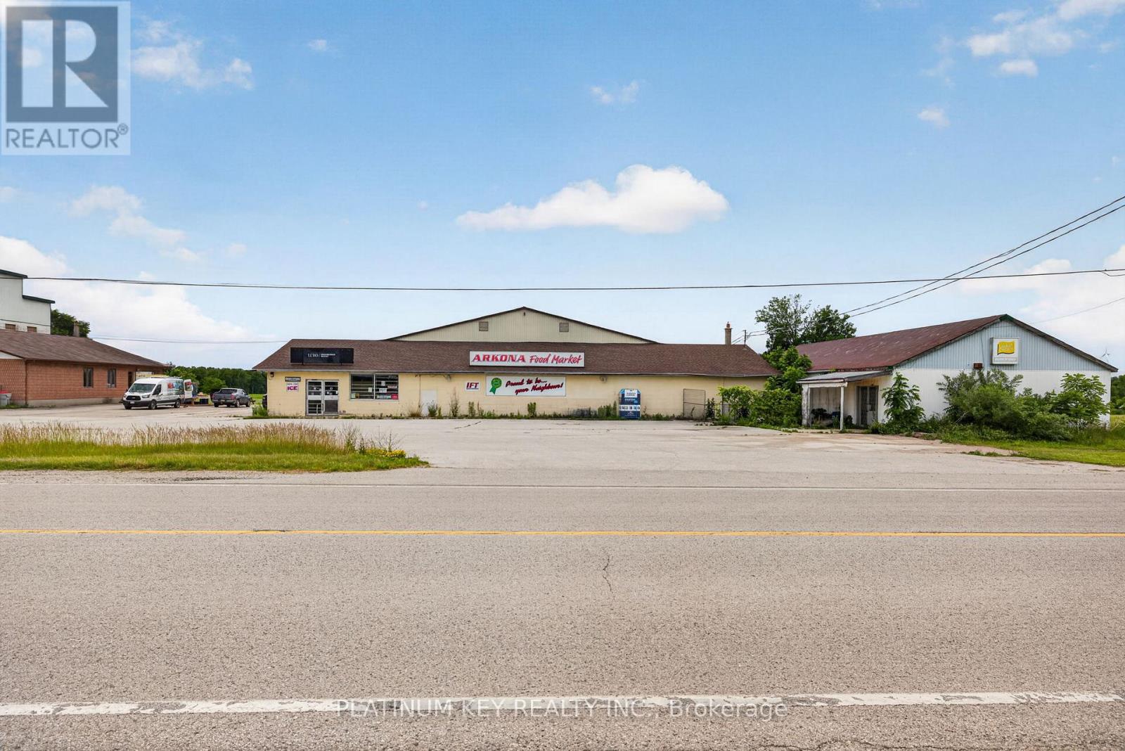 7291 Arkona Road, Lambton Shores, Ontario  N0M 1B0 - Photo 2 - X13502272