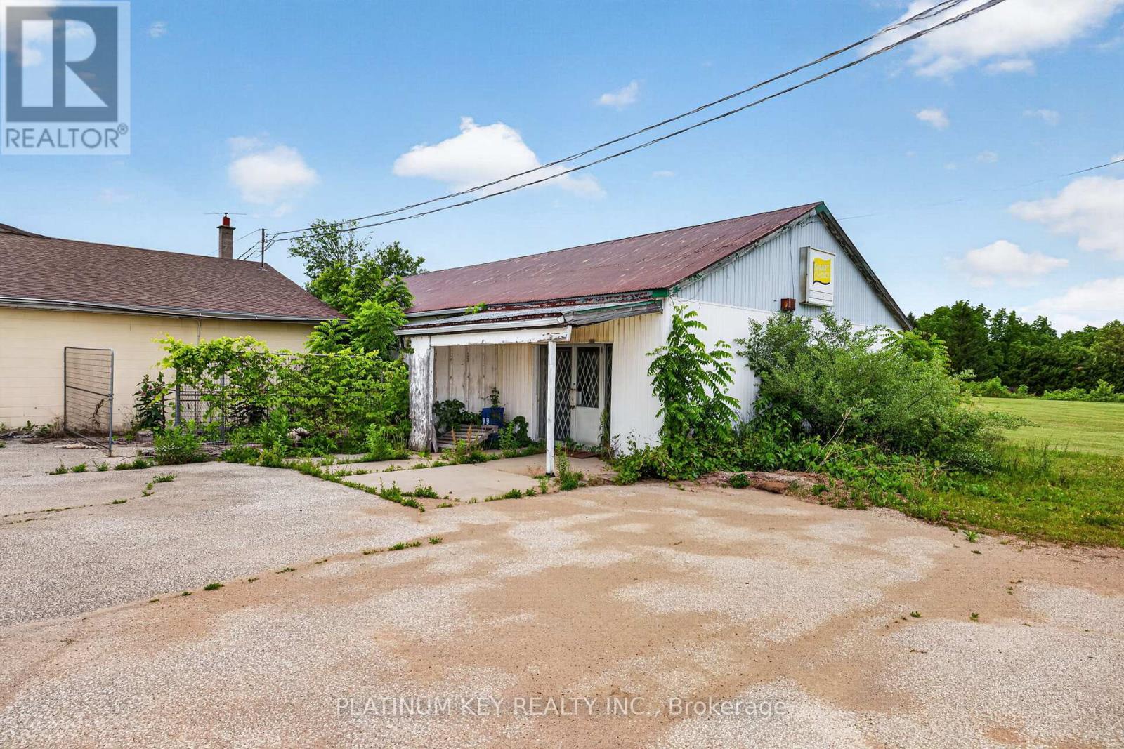 7291 Arkona Road, Lambton Shores, Ontario  N0M 1B0 - Photo 3 - X13502272