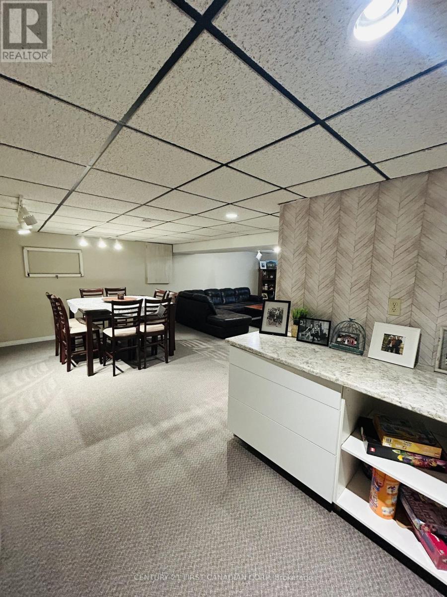 121 Wellington Street W, South Huron, Ontario  N0M 1S2 - Photo 24 - X13502414