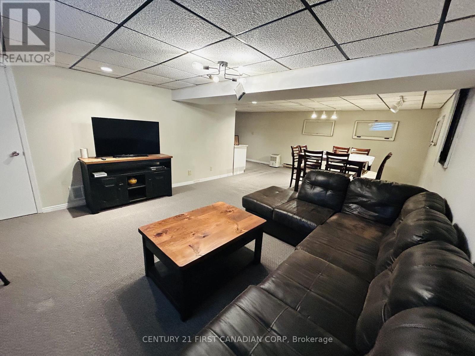 121 Wellington Street W, South Huron, Ontario  N0M 1S2 - Photo 30 - X13502414