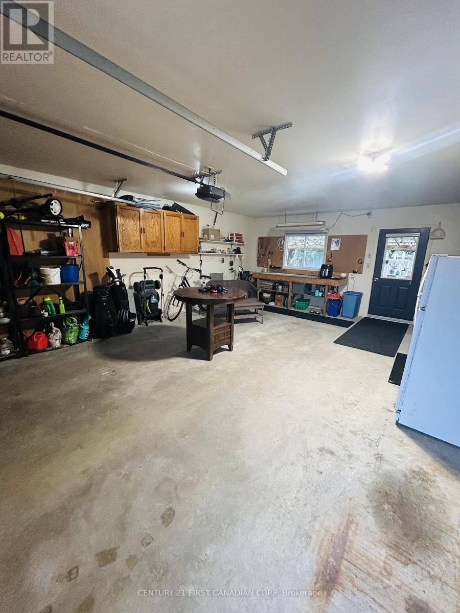 121 Wellington Street W, South Huron, Ontario  N0M 1S2 - Photo 9 - X13502414