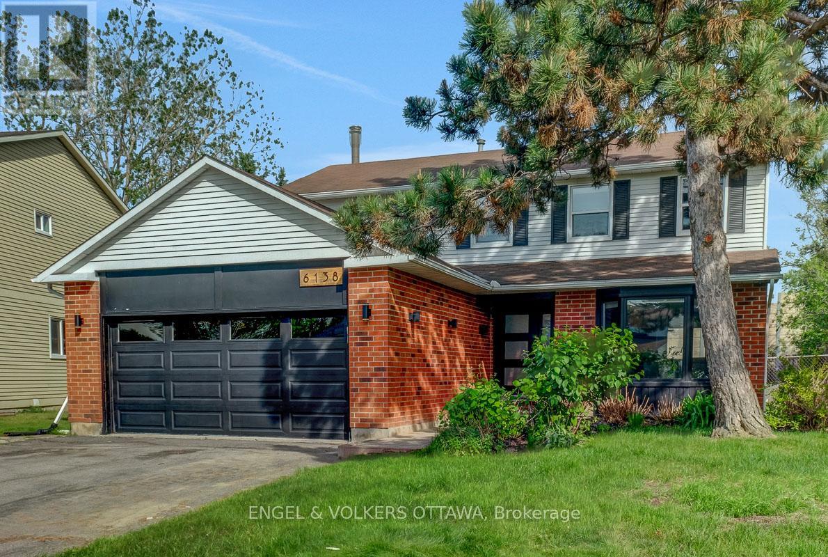 6138 Vineyard Drive, Ottawa, Ontario  K1C 2N6 - Photo 2 - X13502418