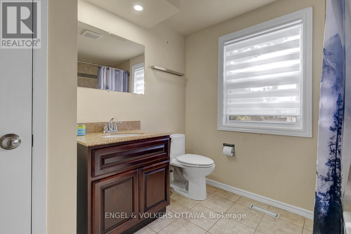 6138 Vineyard Drive, Ottawa, Ontario  K1C 2N6 - Photo 36 - X13502418