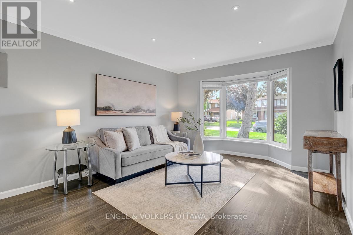 6138 Vineyard Drive, Ottawa, Ontario  K1C 2N6 - Photo 6 - X13502418