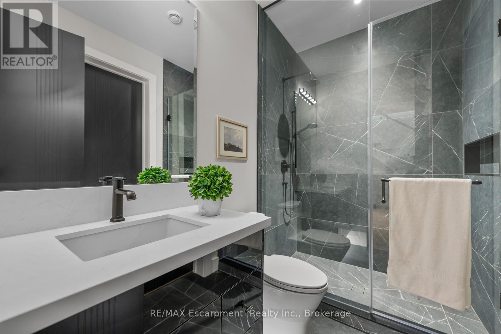 298 Strathcona Drive, Burlington, Ontario  L7L 2E1 - Photo 39 - W13502246