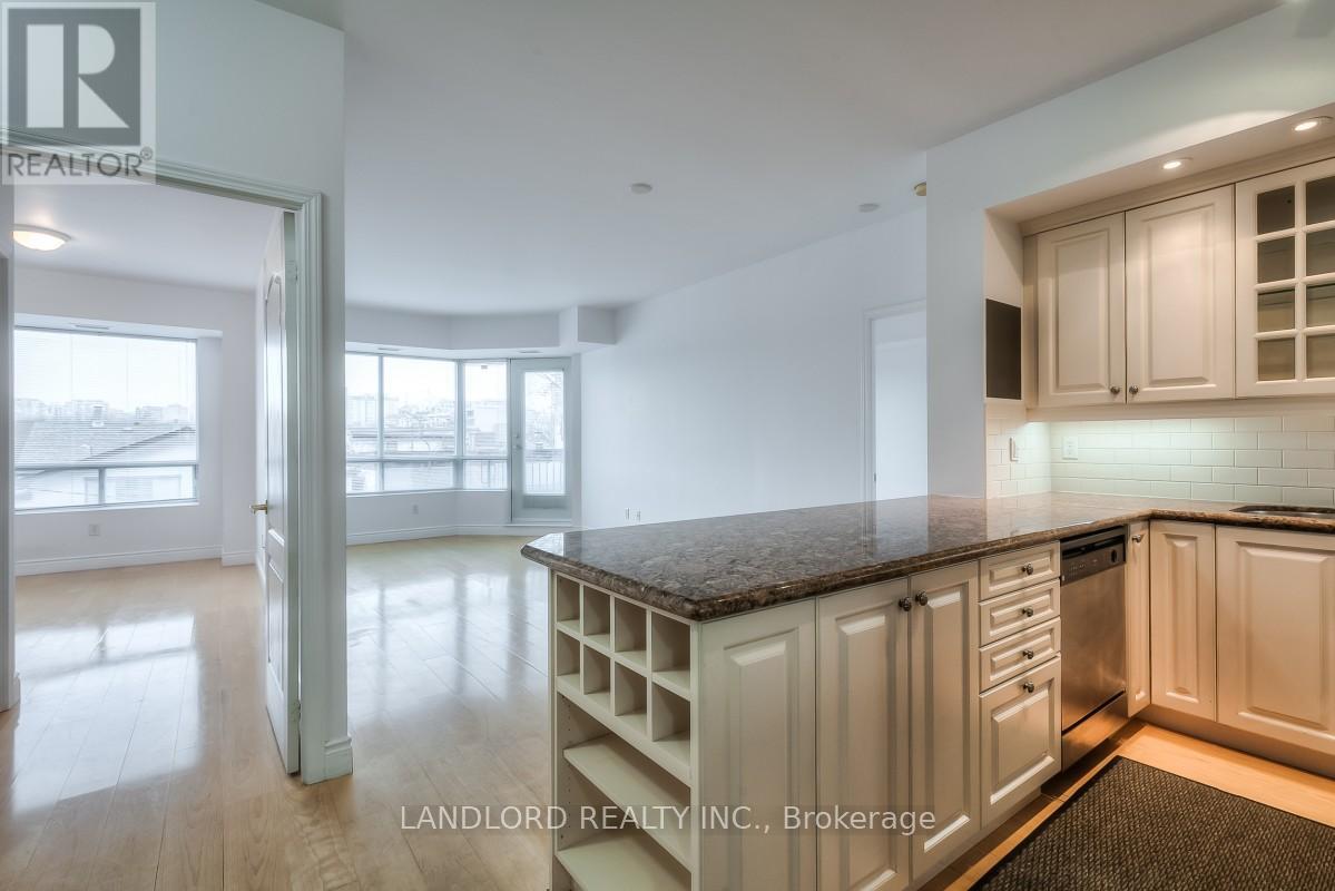 307 - 77 MCMURRICH STREET, Toronto, Ontario