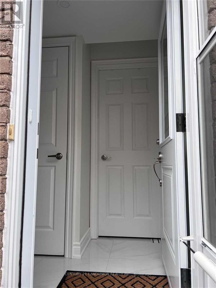 Basement 94 Campania Crescent, Toronto, Ontario  M1V 2E9 - Photo 3 - E13502316