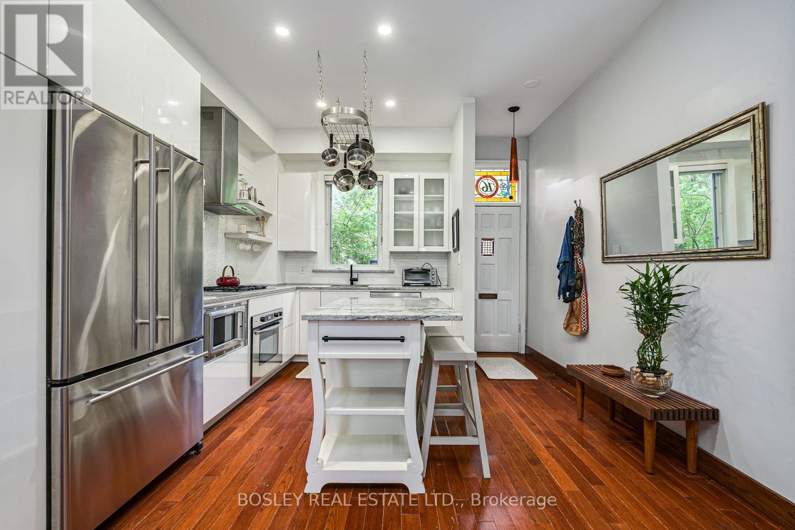 16 Blong Avenue, Toronto, Ontario  M4M 1P2 - Photo 4 - E13502318