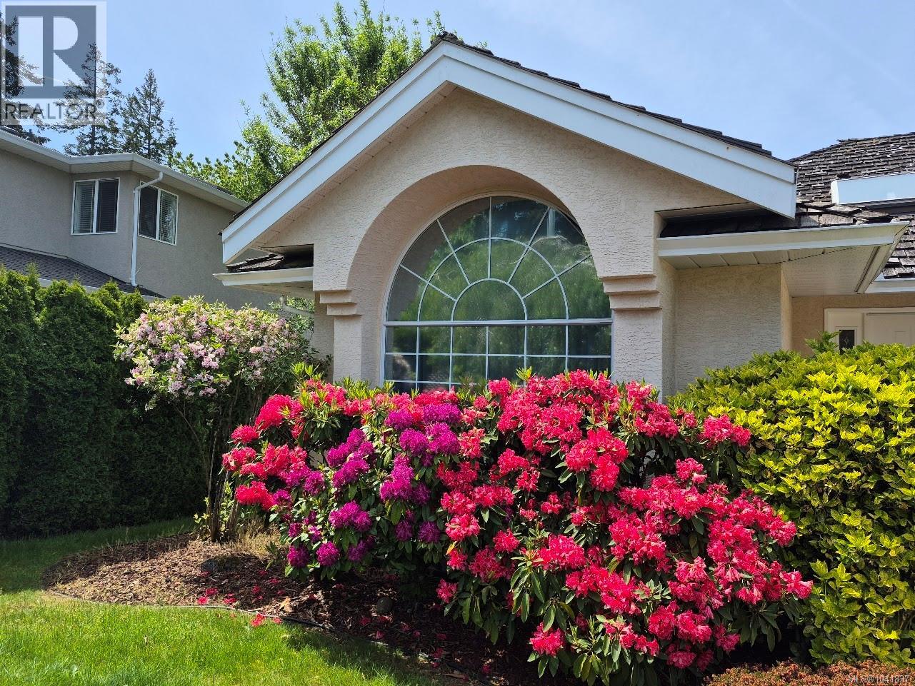 5295 Crestview Dr