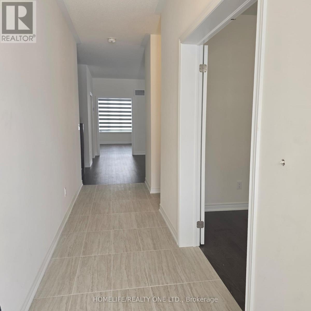 1493 Davis Loop S, Innisfil (Lefroy), Ontario  L0L 1W0 - Photo 2 - N13502300