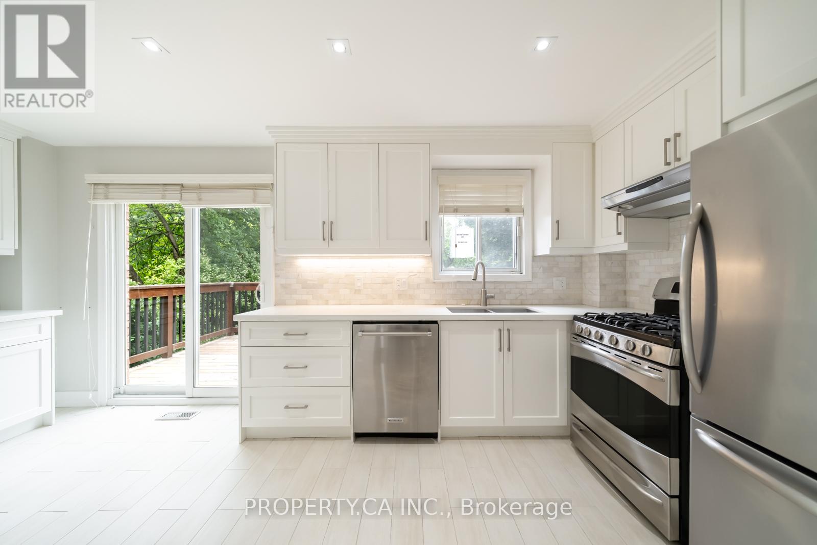 27 Boyne Highlands Court, Vaughan, Ontario  L4K 1K4 - Photo 7 - N13502334