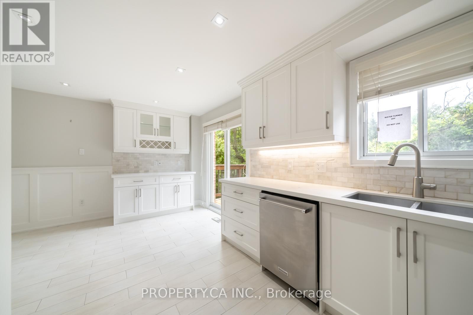 27 Boyne Highlands Court, Vaughan, Ontario  L4K 1K4 - Photo 8 - N13502334