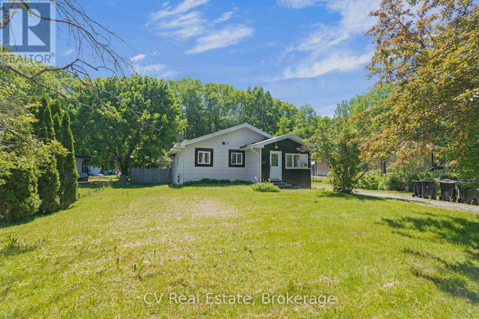 637 Pinegrove Avenue, Innisfil, Ontario  L9S 2K4 - Photo 2 - N13502400