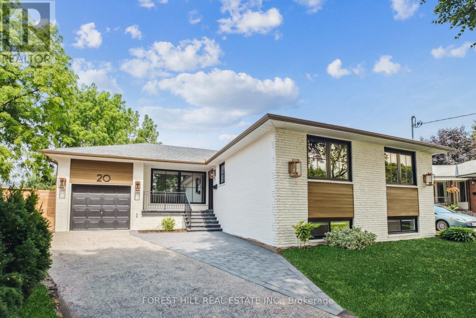 20 SILVERHILL DRIVE, Toronto, Ontario