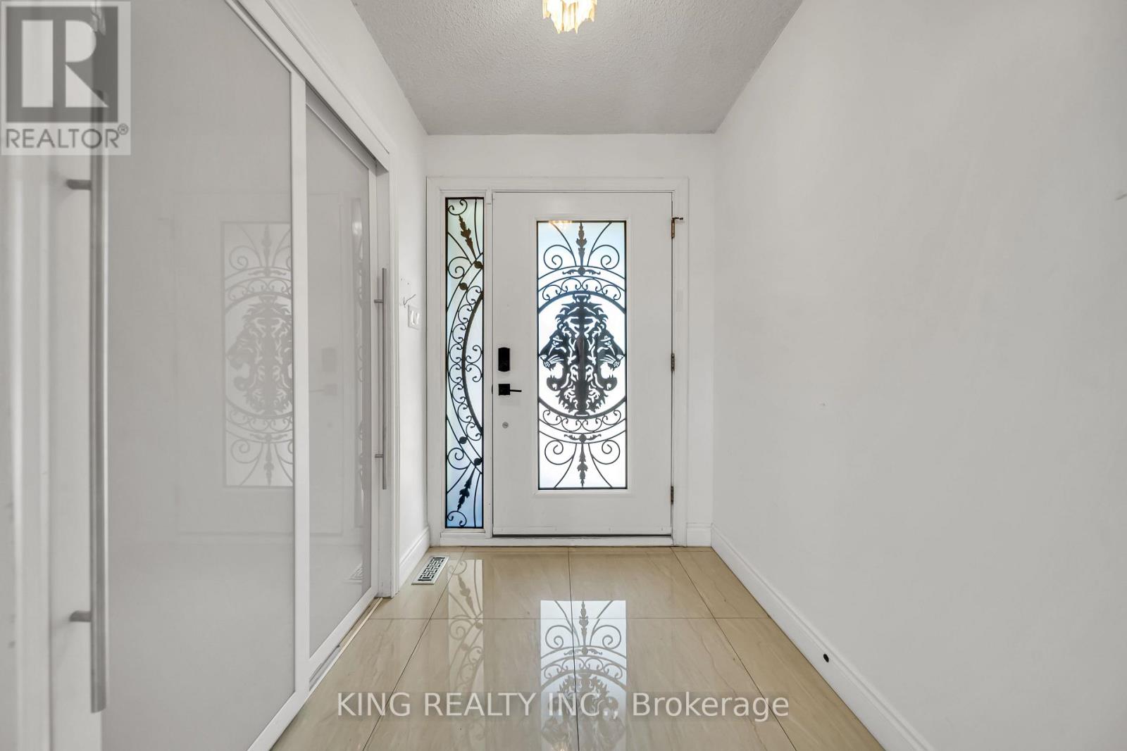 2606 Ambercroft Trail, Mississauga, Ontario  L5M 4K3 - Photo 10 - W13502398