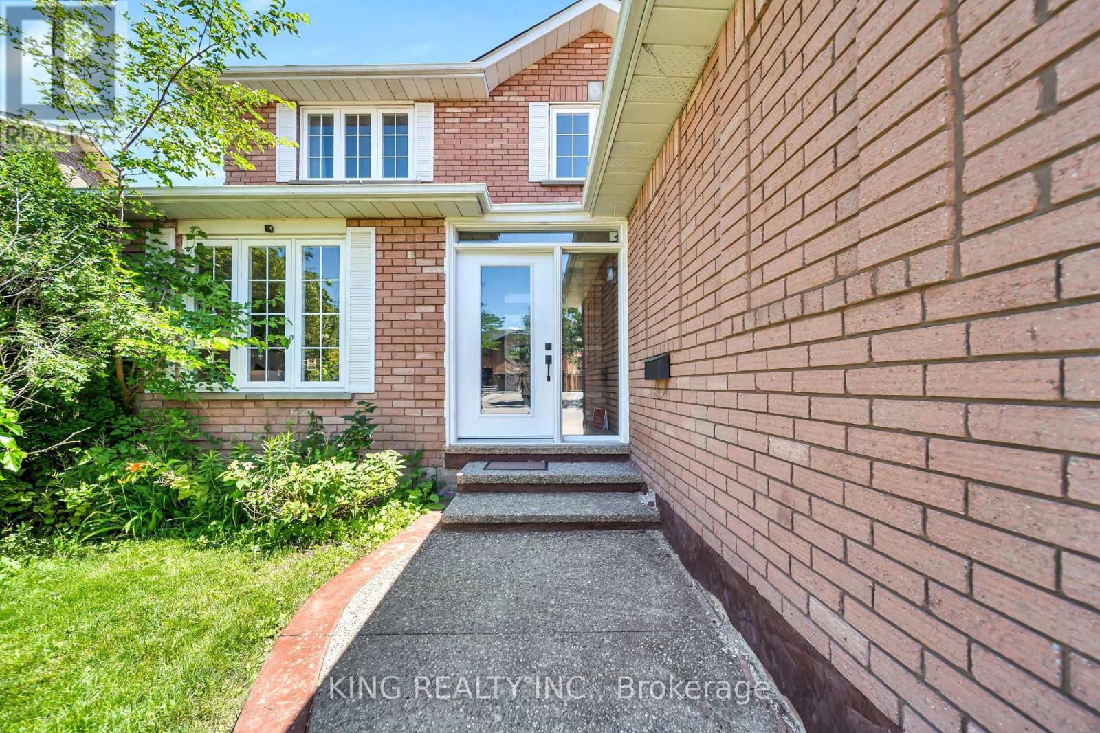 2606 Ambercroft Trail, Mississauga, Ontario  L5M 4K3 - Photo 8 - W13502398