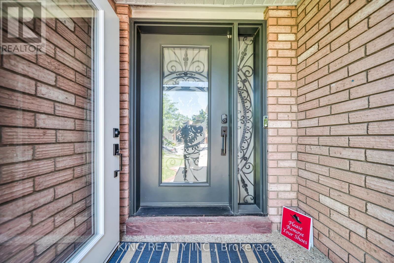 2606 Ambercroft Trail, Mississauga, Ontario  L5M 4K3 - Photo 9 - W13502398