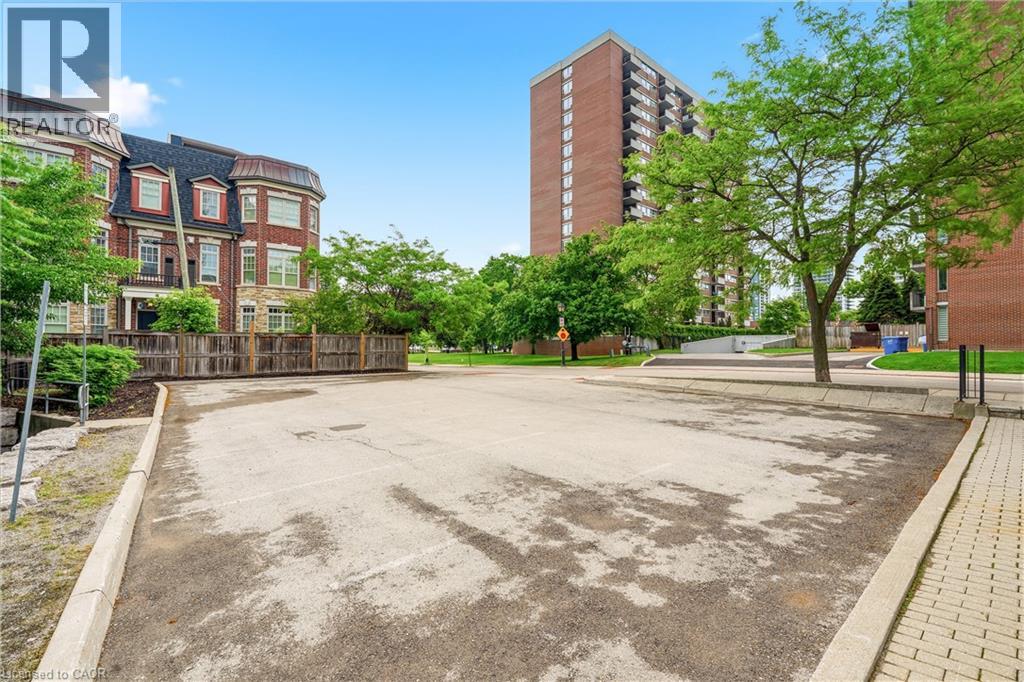 497 Elizabeth Street, Burlington, Ontario  L7R 2M4 - Photo 8 - 40829081