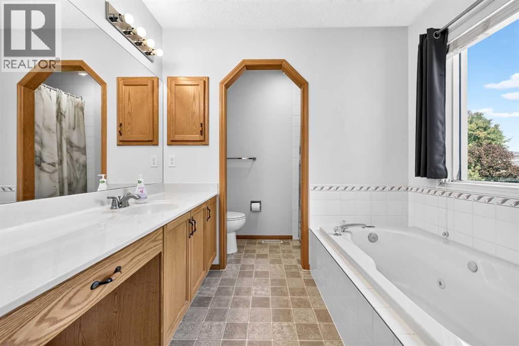 72 Douglas Park Boulevard Se, Calgary, Alberta  T2Z 2K9 - Photo 5 - A2323620