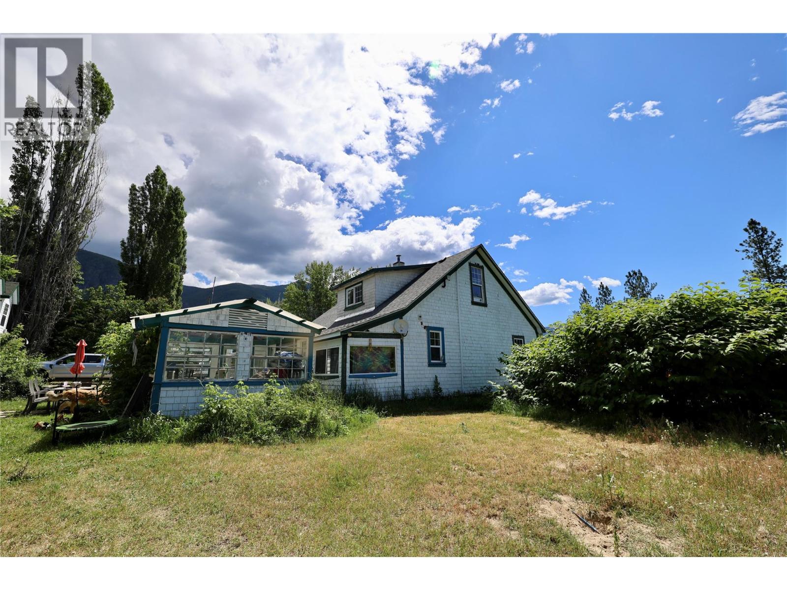 3692 46th Street, Canyon, British Columbia  V0B 1C1 - Photo 7 - 10390803
