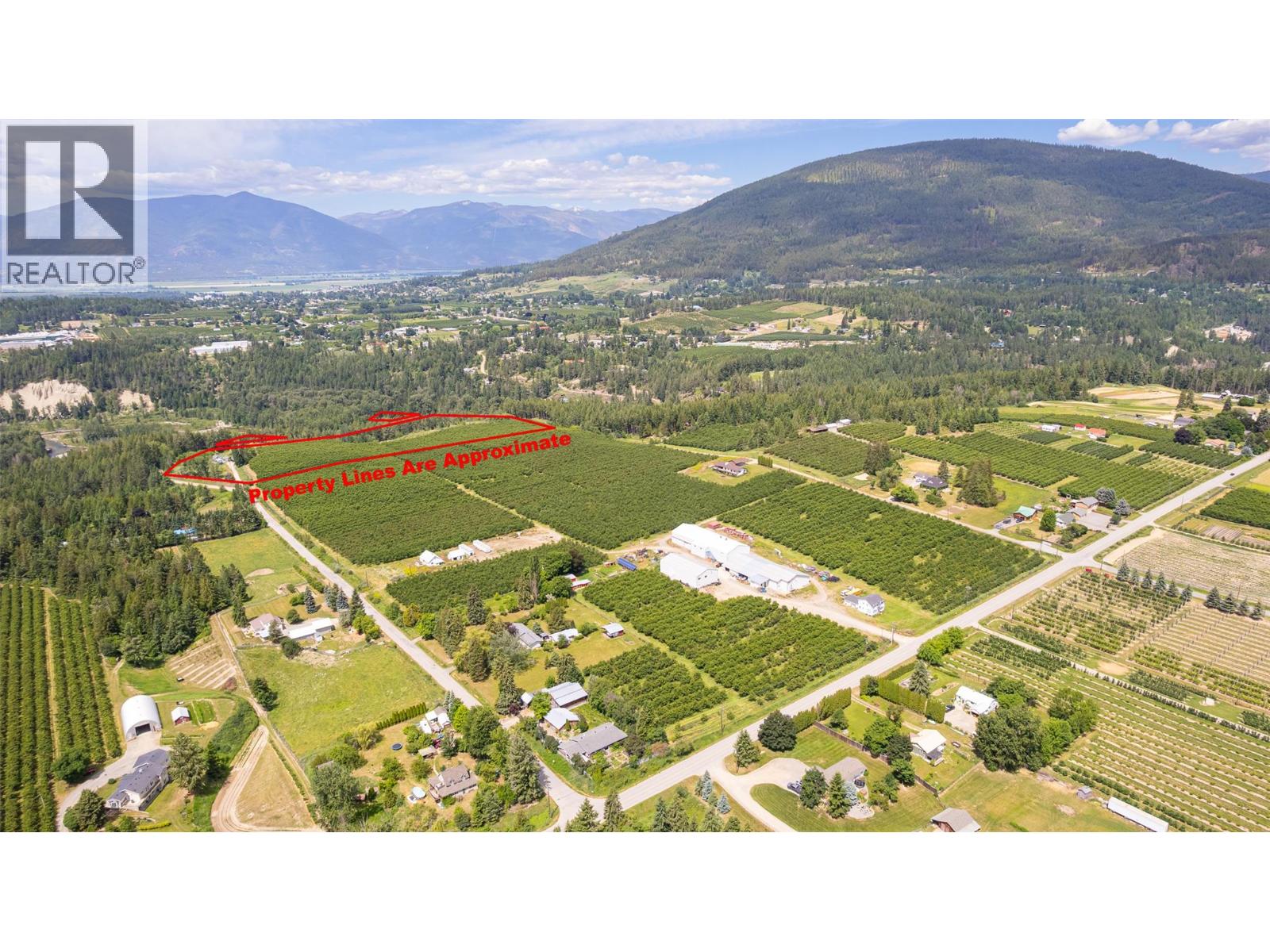 3692 46th Street, Canyon, British Columbia  V0B 1C1 - Photo 4 - 10390803