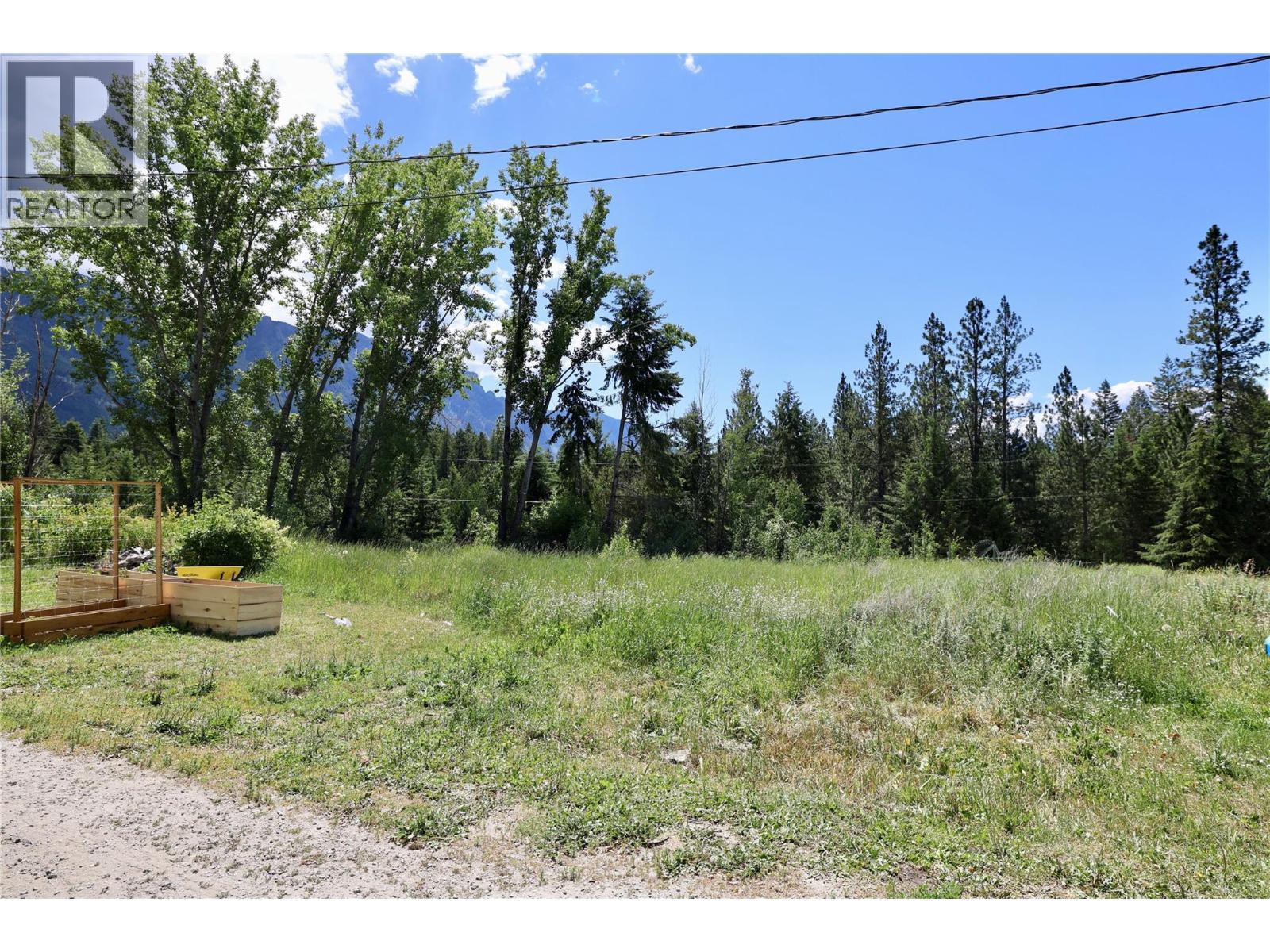 3692 46th Street, Canyon, British Columbia  V0B 1C1 - Photo 11 - 10390803