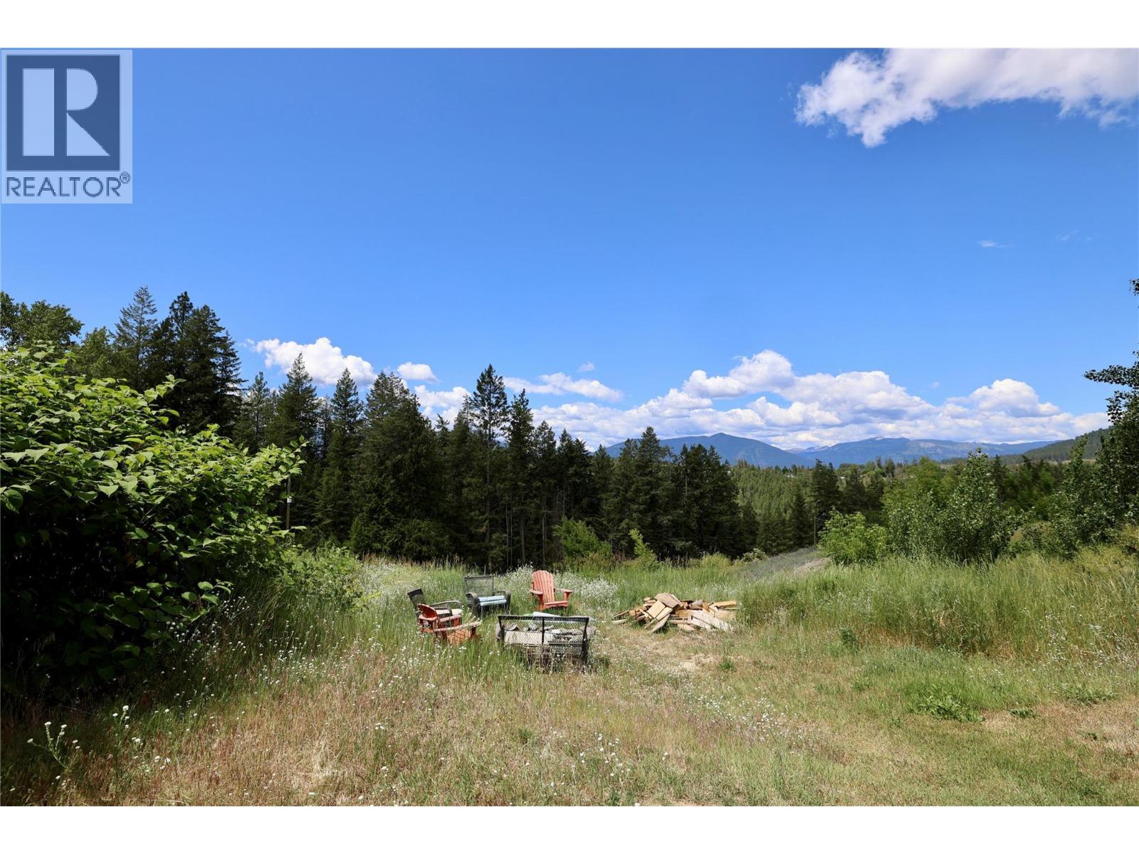 3692 46th Street, Canyon, British Columbia  V0B 1C1 - Photo 9 - 10390803