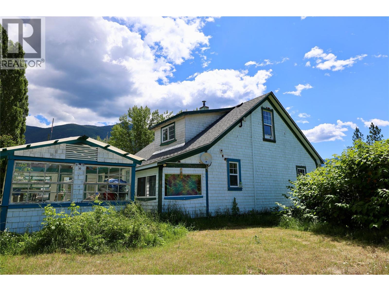 3692 46th Street, Canyon, British Columbia  V0B 1C1 - Photo 8 - 10390803