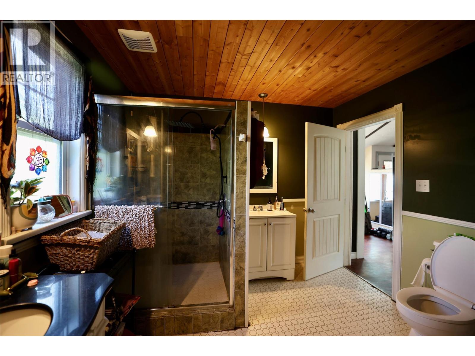 3692 46th Street, Canyon, British Columbia  V0B 1C1 - Photo 17 - 10390803