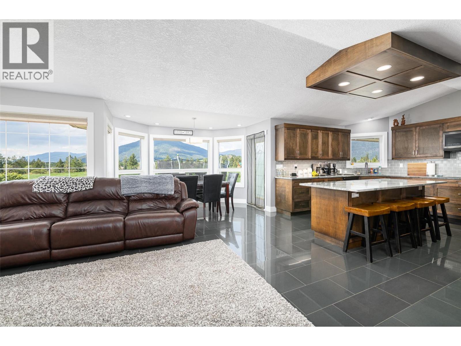 1926 37th Street, Lister, British Columbia  V0B 1G2 - Photo 4 - 10390583