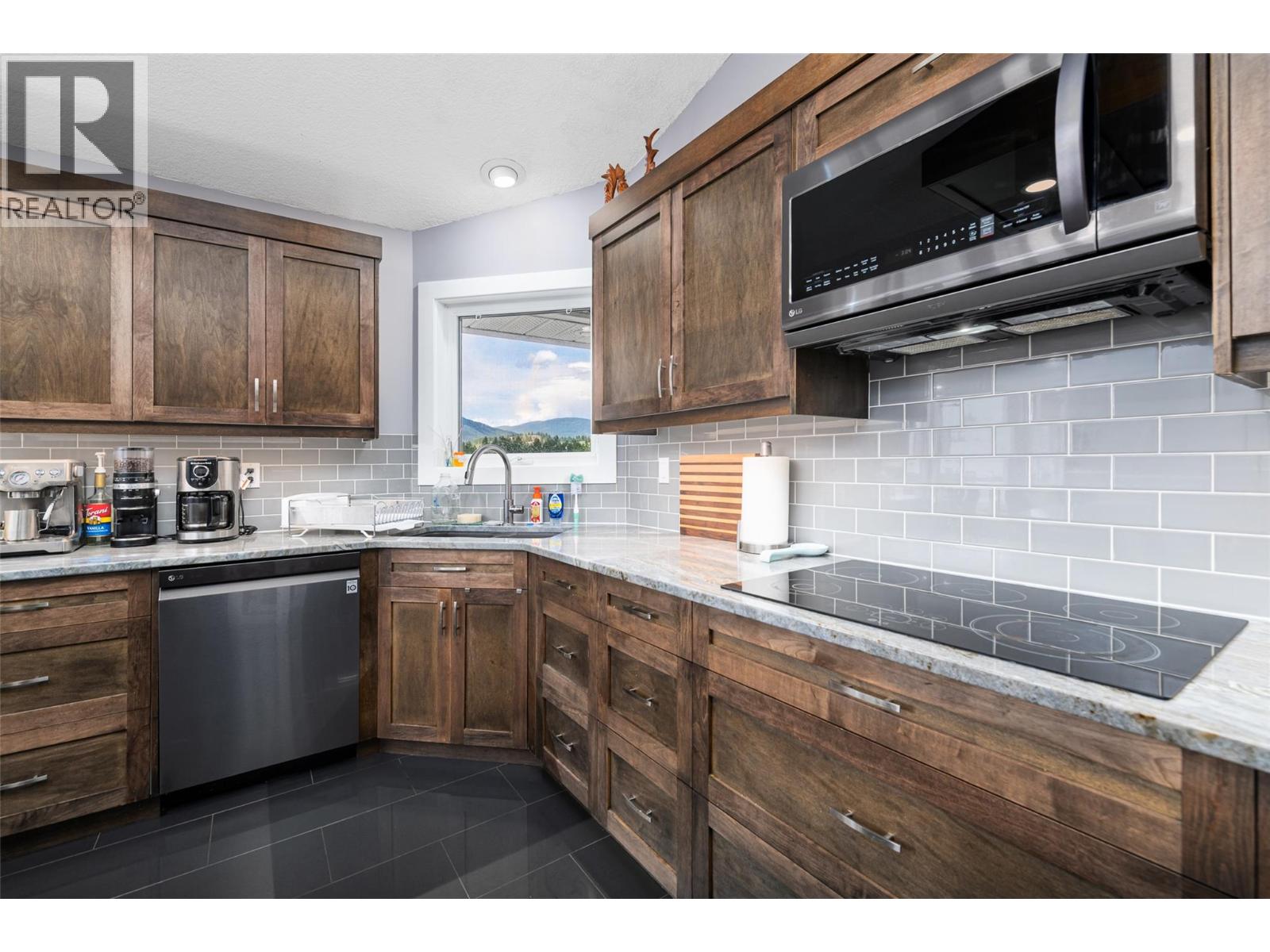 1926 37th Street, Lister, British Columbia  V0B 1G2 - Photo 6 - 10390583