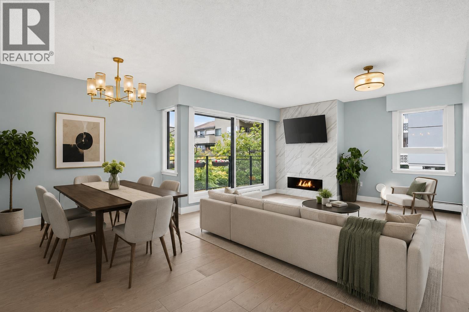 206 1340 Duchess Avenue, West Vancouver, British Columbia  V7T 1H6 - Photo 3 - R3140927