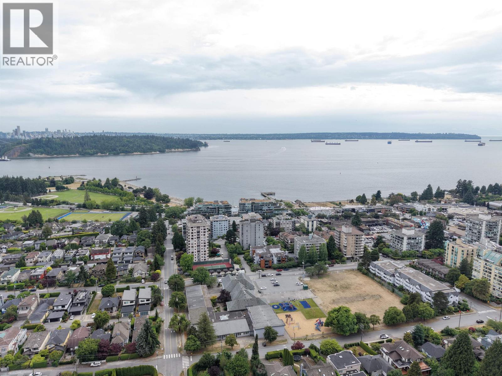 206 1340 Duchess Avenue, West Vancouver, British Columbia  V7T 1H6 - Photo 36 - R3140927