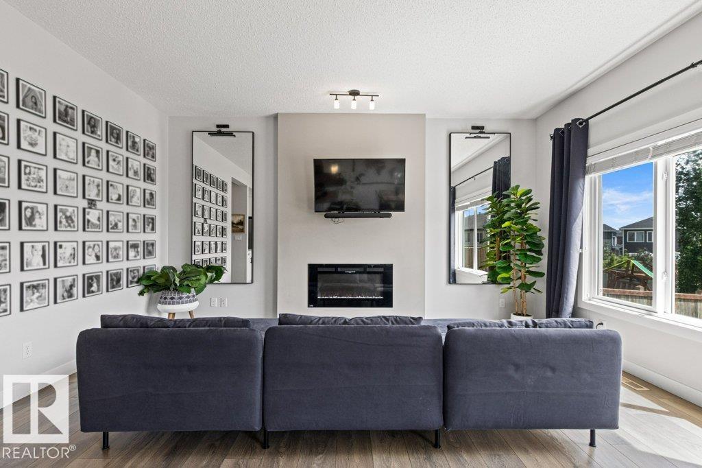 8023 Evans Cr NW, Edmonton, Alberta  T6M 0T7 - Photo 10 - E4496272