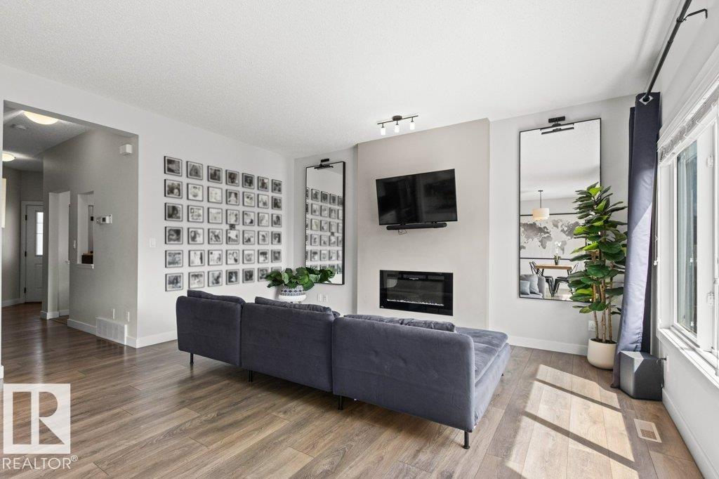 8023 Evans Cr NW, Edmonton, Alberta  T6M 0T7 - Photo 11 - E4496272