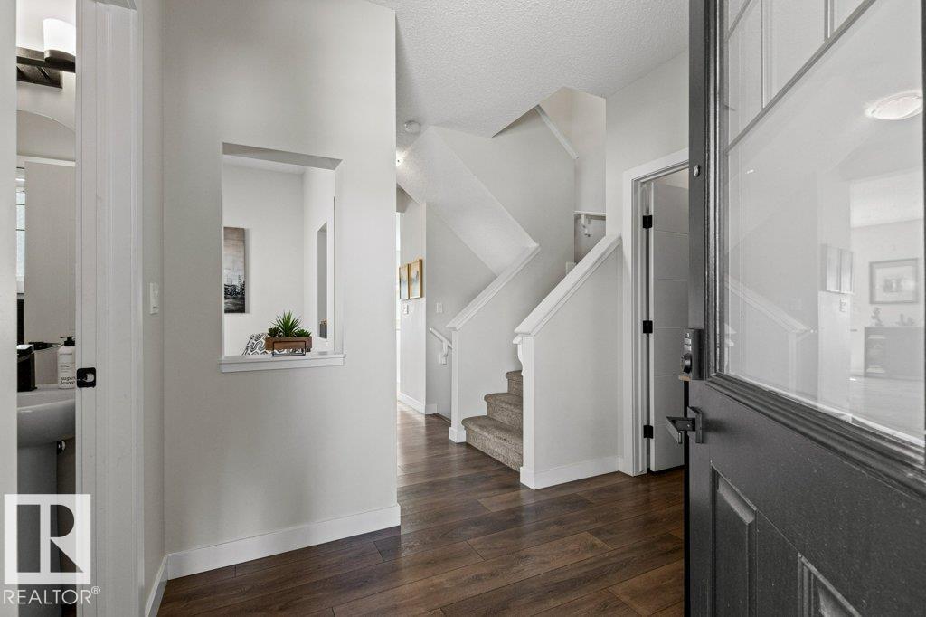 8023 Evans Cr NW, Edmonton, Alberta  T6M 0T7 - Photo 2 - E4496272