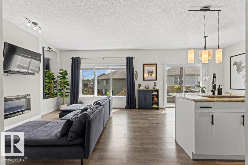 8023 Evans Cr NW, Edmonton, Alberta  T6M 0T7 - Photo 8 - E4496272