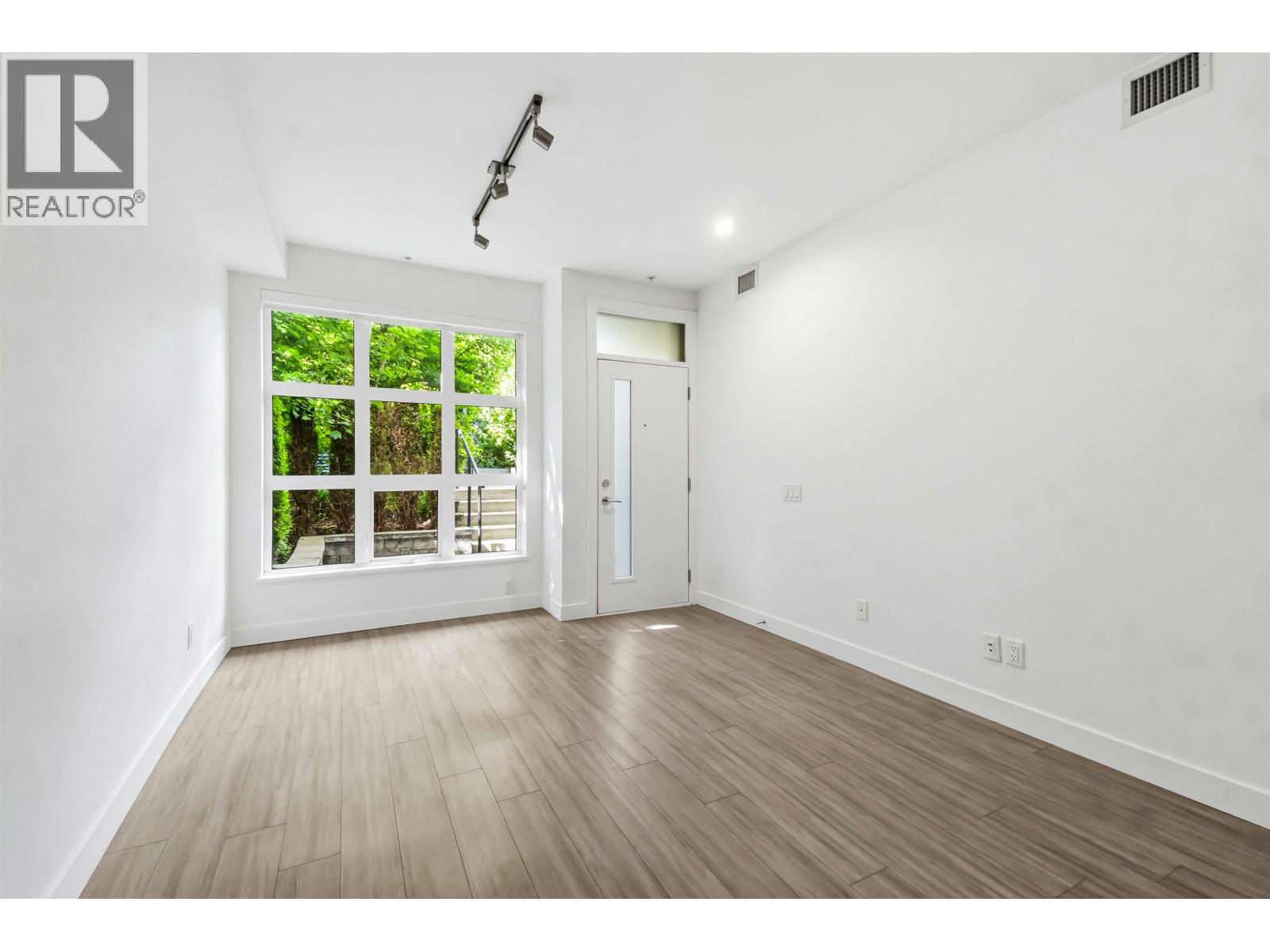 124 2060 Curling Road, North Vancouver, British Columbia  V7P 0E1 - Photo 11 - R3140931