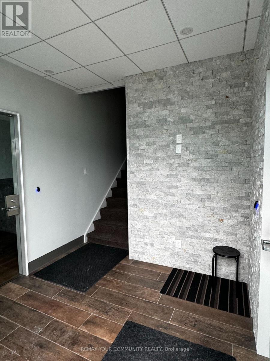 202 - 10495 Keele Street, Vaughan, Ontario  L6A 3Y9 - Photo 3 - N13502472