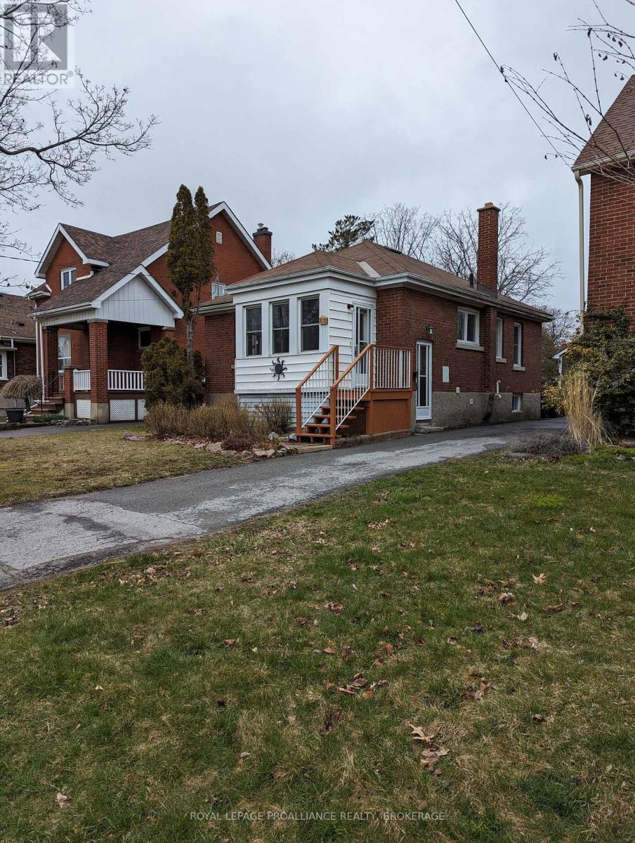 51 Dundas Street, Kingston, Ontario  K7L 1N4 - Photo 2 - X13501760