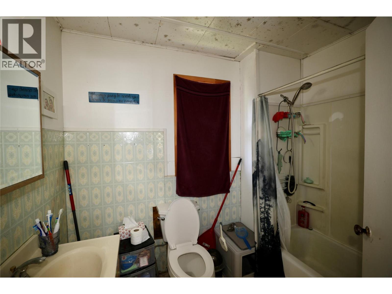 1221 Mallory Road, Lister, British Columbia  V0B 1G2 - Photo 8 - 10390582