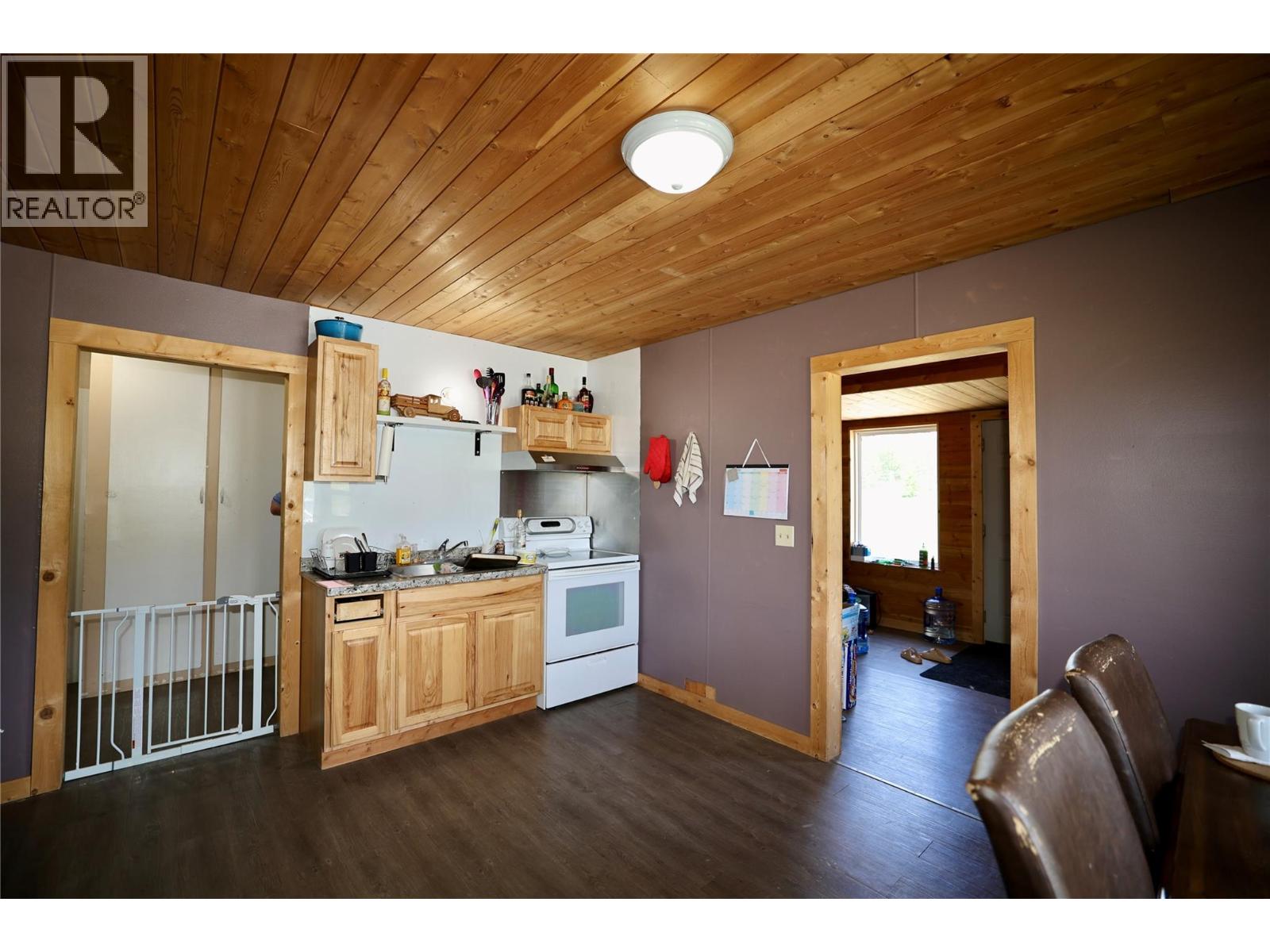1221 Mallory Road, Lister, British Columbia  V0B 1G2 - Photo 13 - 10390582