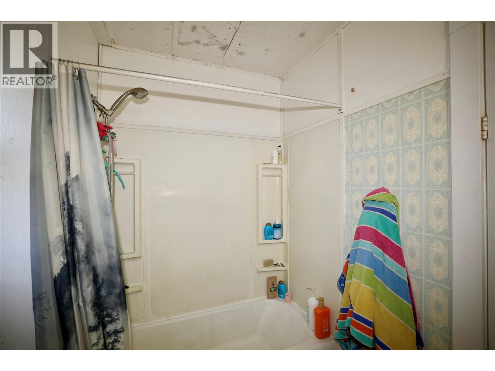 1221 Mallory Road, Lister, British Columbia  V0B 1G2 - Photo 7 - 10390582