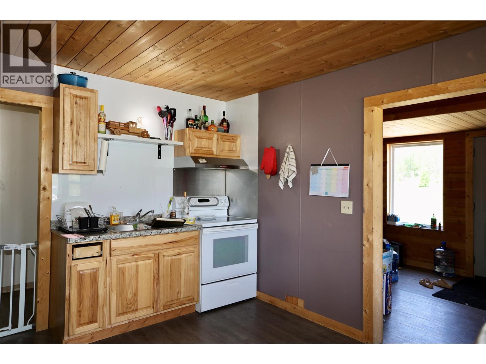 1221 Mallory Road, Lister, British Columbia  V0B 1G2 - Photo 14 - 10390582