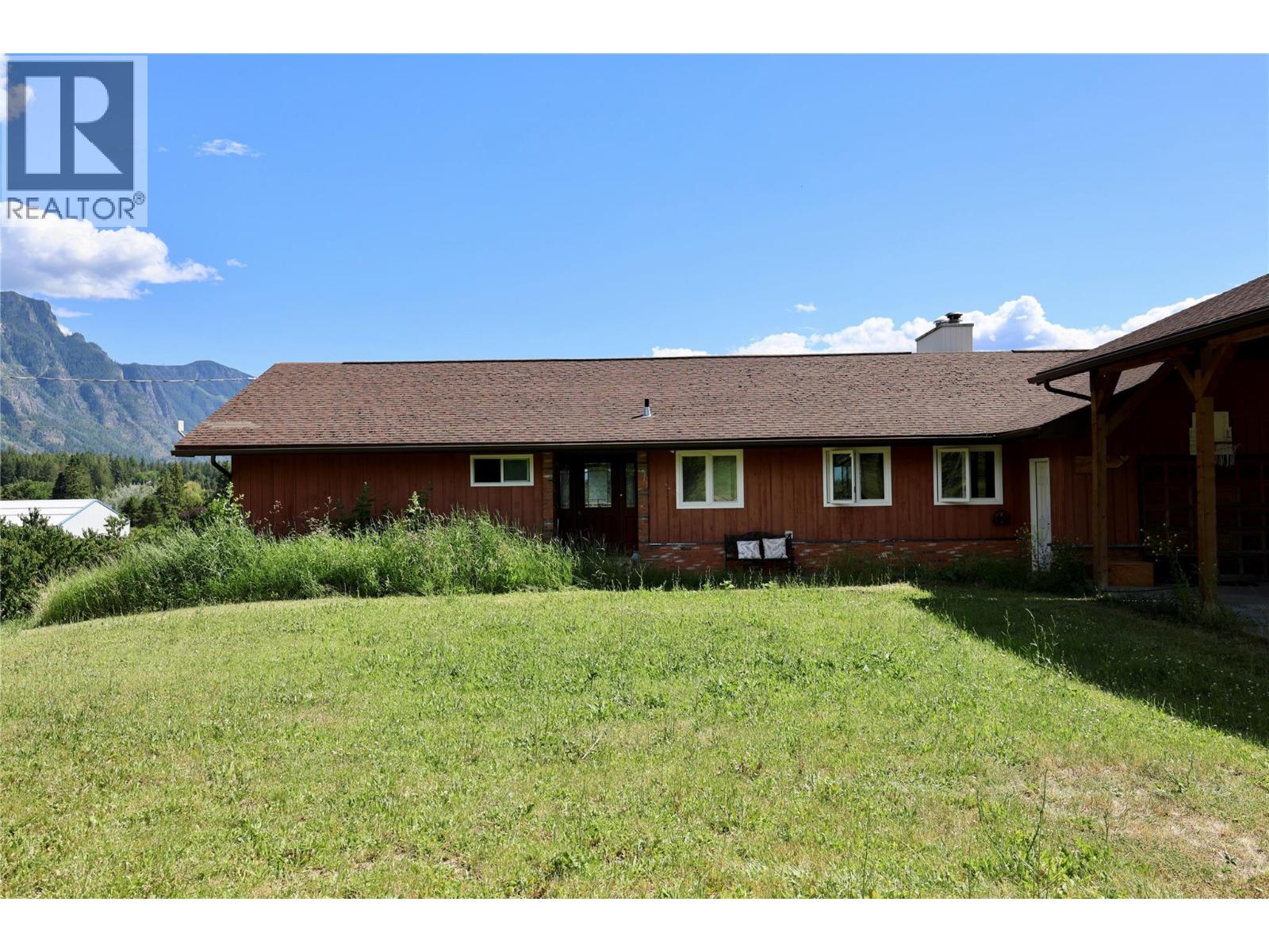 3851 Canyon-Lister Road, Canyon, British Columbia  V0B 1C1 - Photo 4 - 10390801