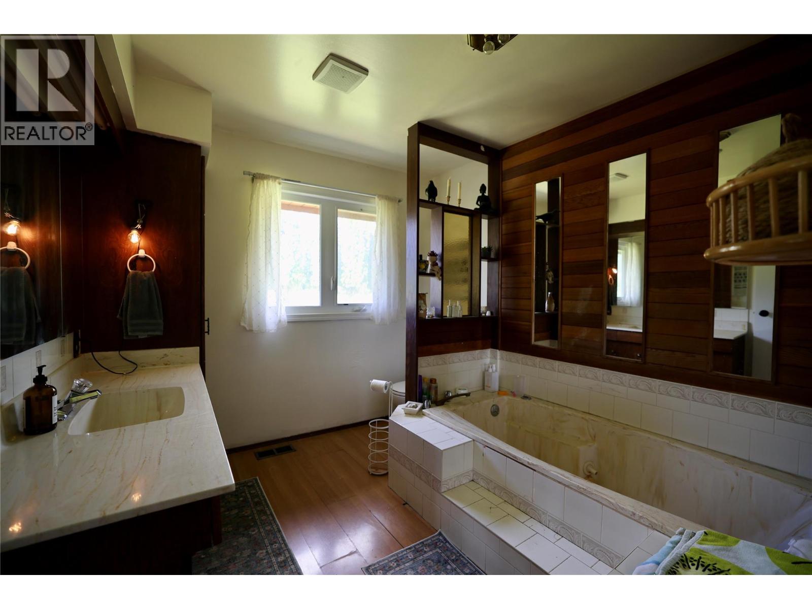 3851 Canyon-Lister Road, Canyon, British Columbia  V0B 1C1 - Photo 17 - 10390801