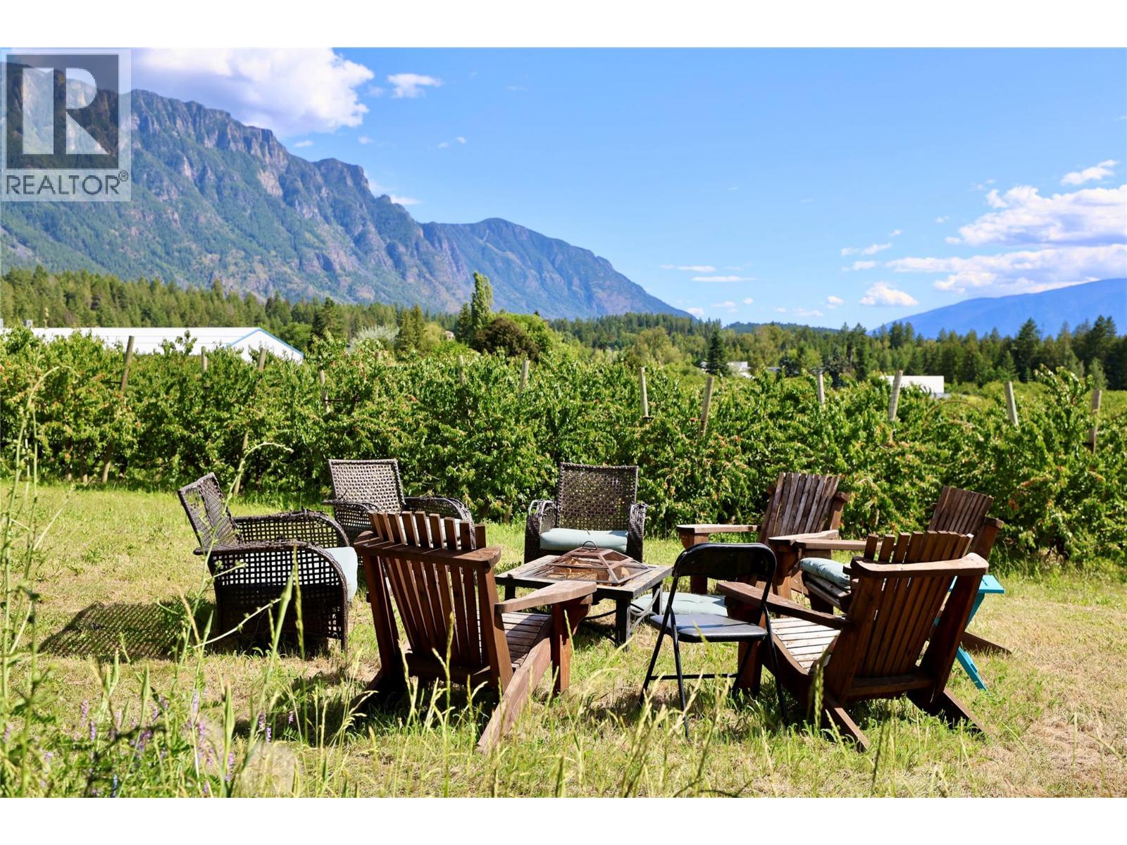3851 Canyon-Lister Road, Canyon, British Columbia  V0B 1C1 - Photo 28 - 10390801